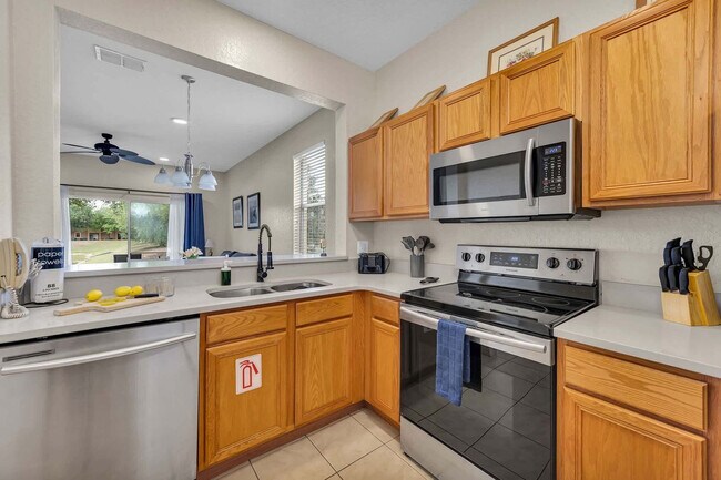 Building Photo - 448 Miramar Ave