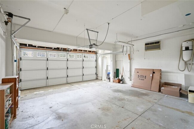 Building Photo - 7169 Castle Peak Dr
