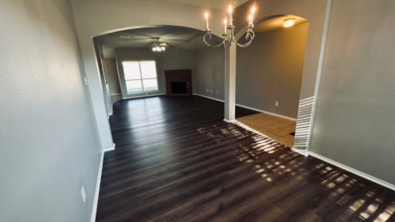 Building Photo - 1013 Chesterfield Dr
