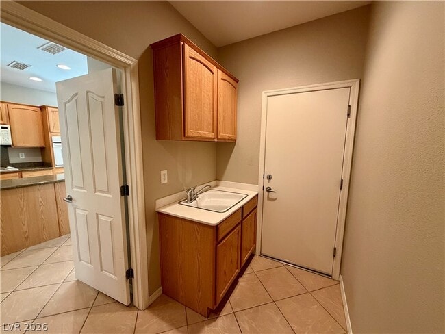Building Photo - 2168 Sawtooth Mountain Dr