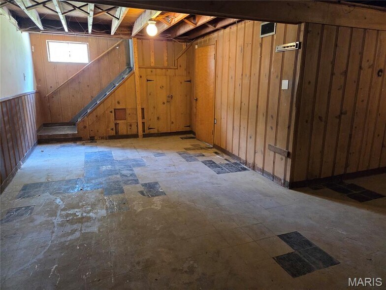 Building Photo - 10458 Spring Garden Dr