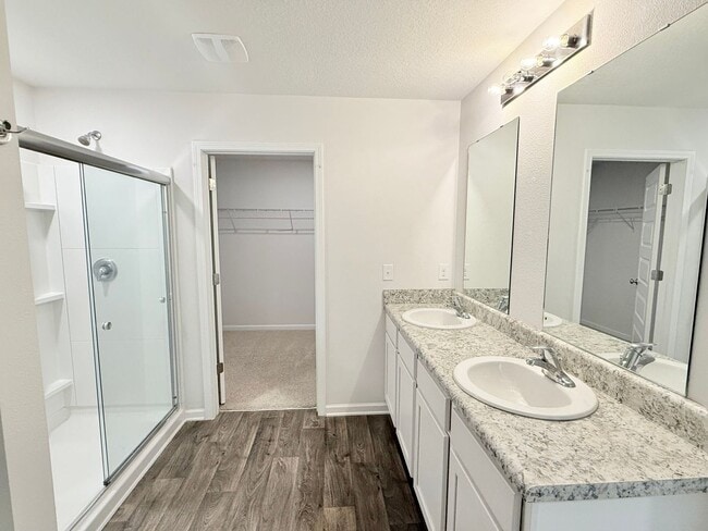 Building Photo - Spacious 4-Bedroom Home - Open Floor Plan