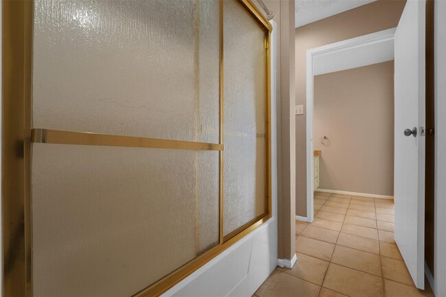 Building Photo - 8416 Seawall Blvd