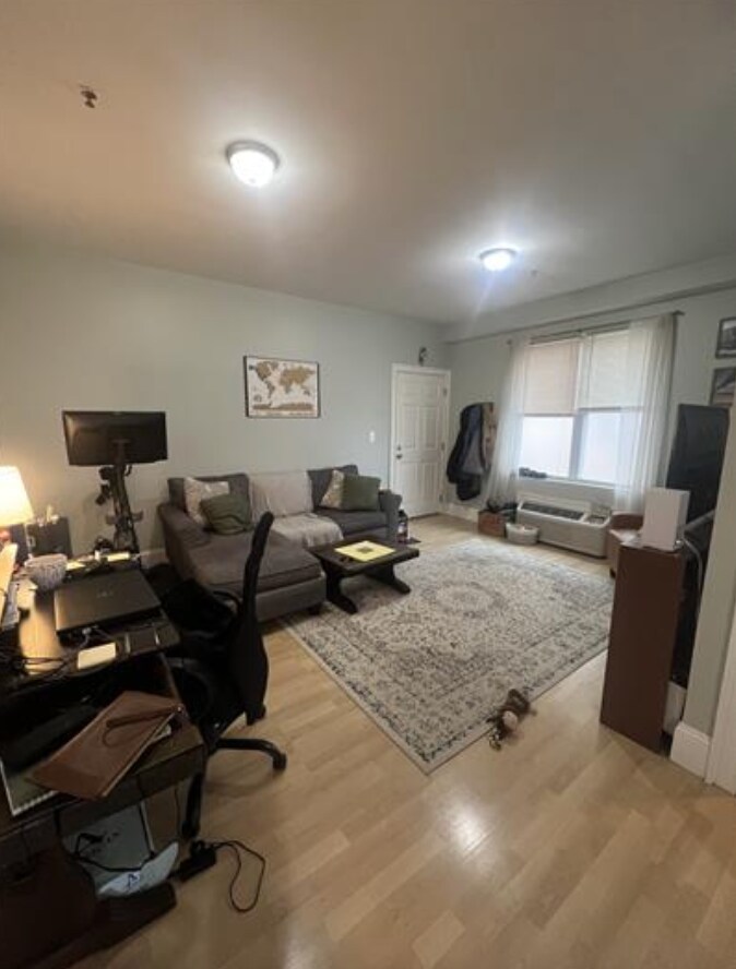 Building Photo - 846 Dorchester Ave