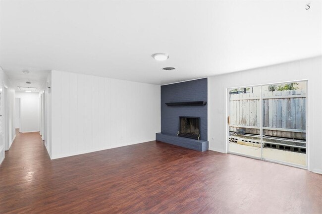 Building Photo - 6108 Cherrylawn Cir