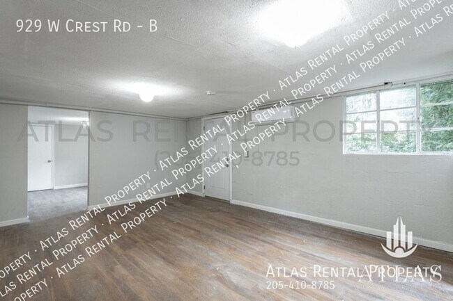 Building Photo - 929 W Crest Rd