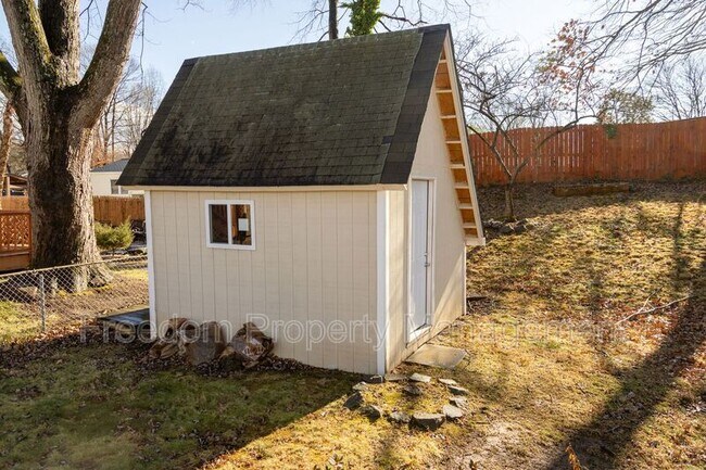 Building Photo - 5317 Macwood Dr