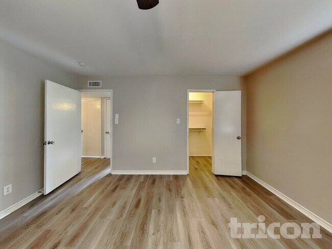 Building Photo - 5001 Oregon Ct