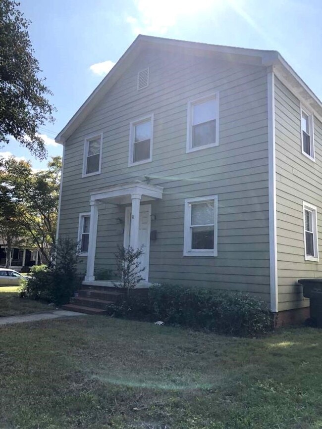 Building Photo - UPSTAIRS DUPLEX