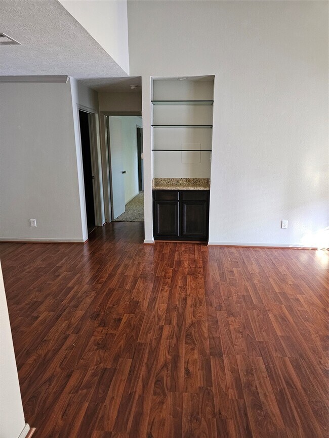 Building Photo - 1100 Augusta Dr