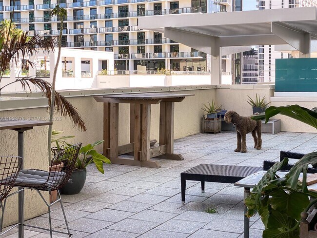 Building Photo - 3250 NE 1st Ave