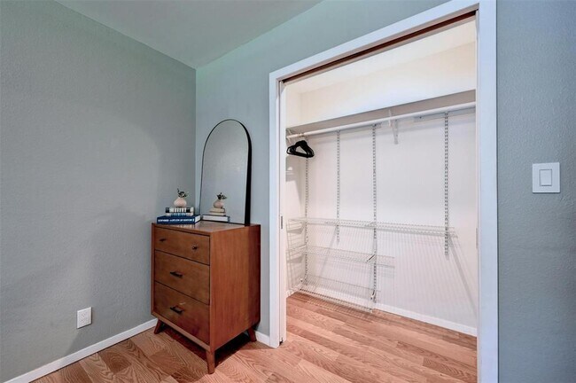 Building Photo - 4613 Cedargrove Dr