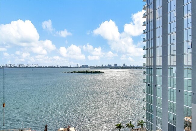 Building Photo - 601 NE 23rd St