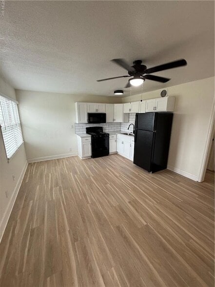 Building Photo - 9654 Selby Pl