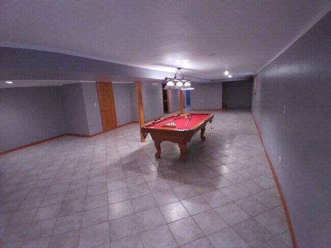 Building Photo - 8439 W Castle Island Ave