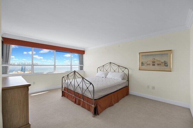 Building Photo - 3 Grove Isle Dr