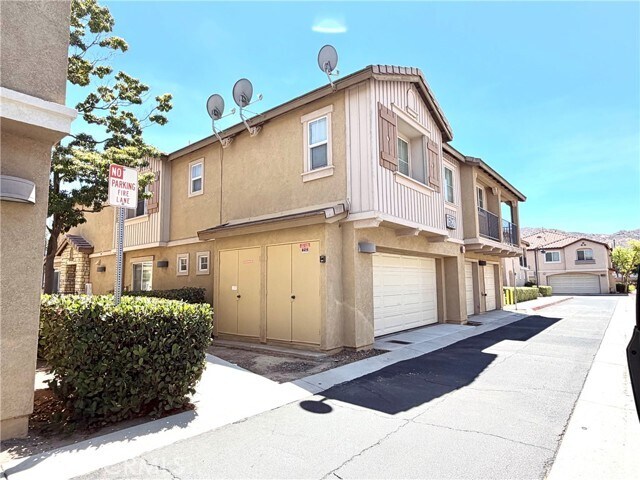 Building Photo - 15637 Lasselle St
