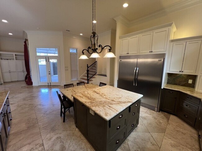 Building Photo - Elegant Two-Story Home with Outdoor Kitchen in Desirable Shadows Lake