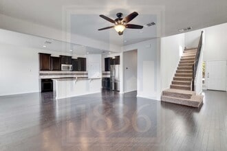 Building Photo - 1405 Middlefield Ct