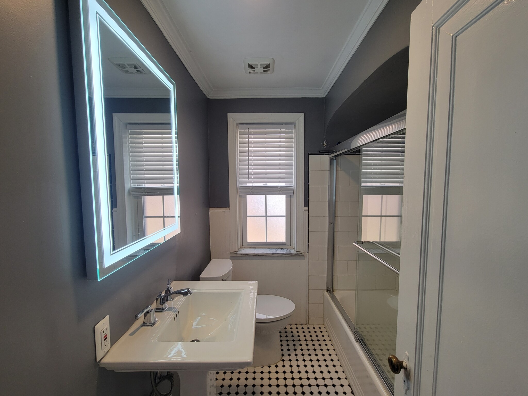 Building Photo - 7230 W Park Ave