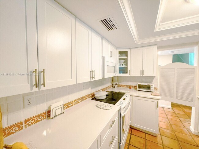 Building Photo - 7526 SW 58th Ave