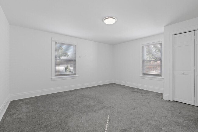 Building Photo - 325 Elizabeth St