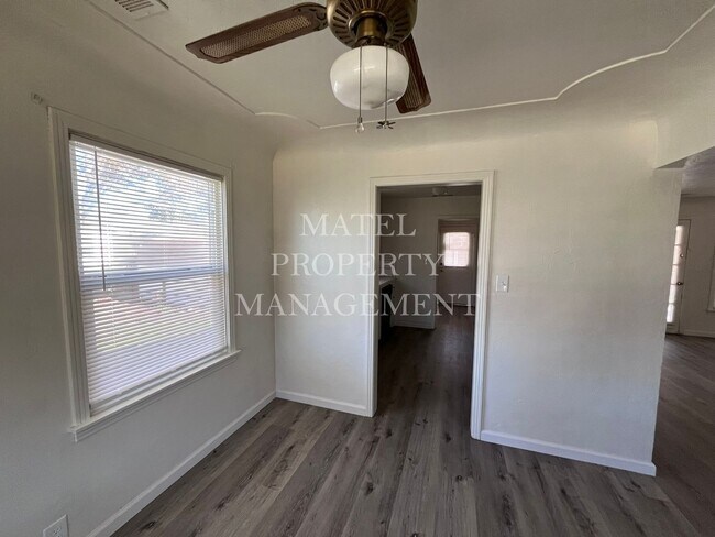 Building Photo - No Deposit