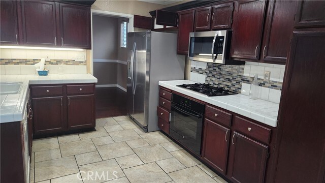 Building Photo - 573 E Stephanie Dr