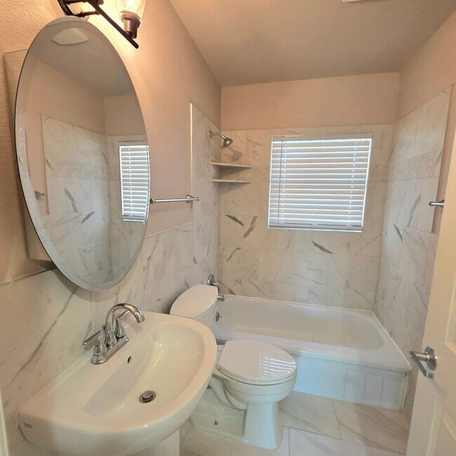 Building Photo - Charming remodeled 3-bedroom home for lease!