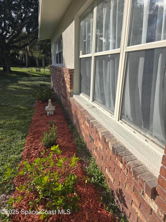 Building Photo - 2417 Colonial Dr