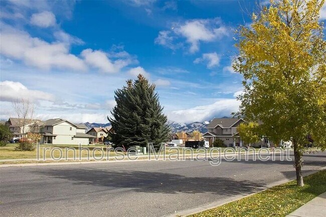 Building Photo - 2685 Typha Court