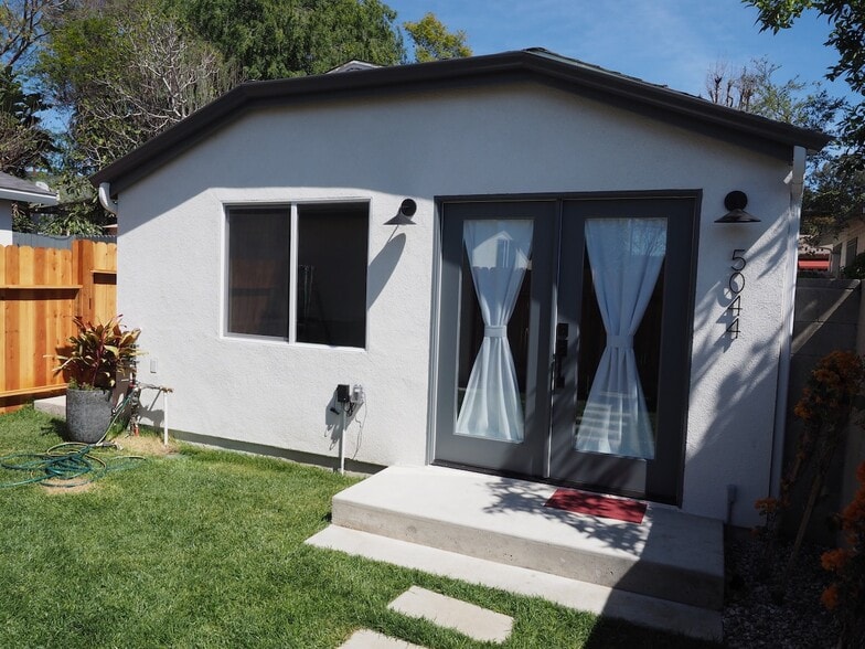 Building Photo - 5044 Loleta Ave