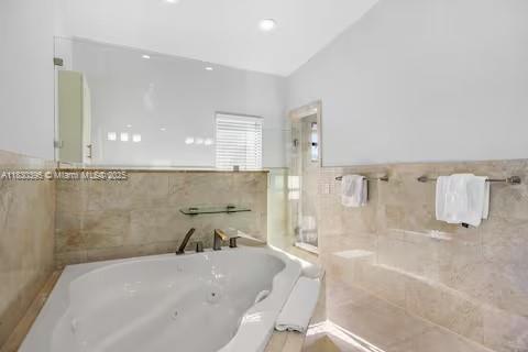 Building Photo - 6140 SW 56th Ct