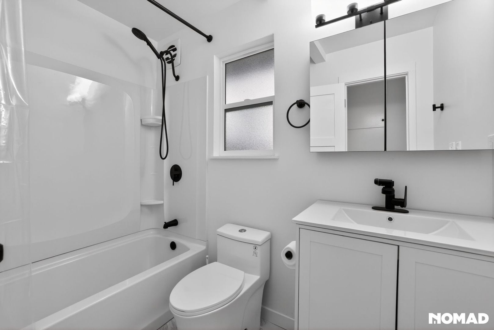 Building Photo - 375 SW Devon Ln