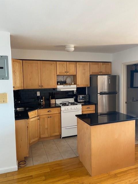 Building Photo - 1-29 Beach 118th St