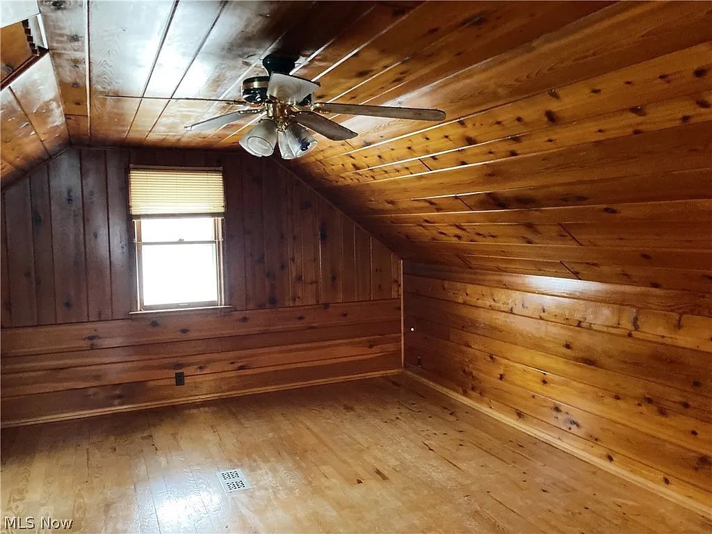 Building Photo - 364 E 330th St