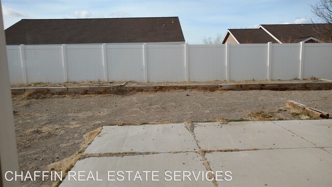 Building Photo - 1414 Red Bluff Way