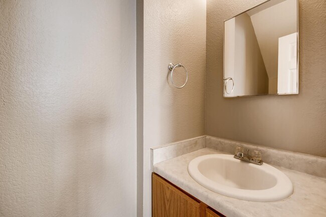 Building Photo - 4BR/2.5 Bath near the San Antonio Medical Center!!!