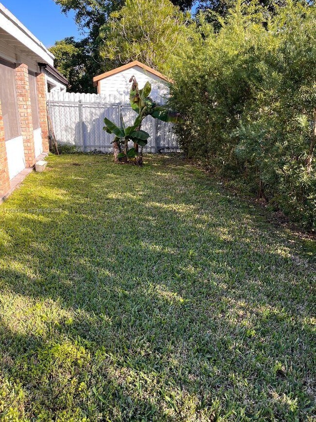 Building Photo - 11712 SW 13th St