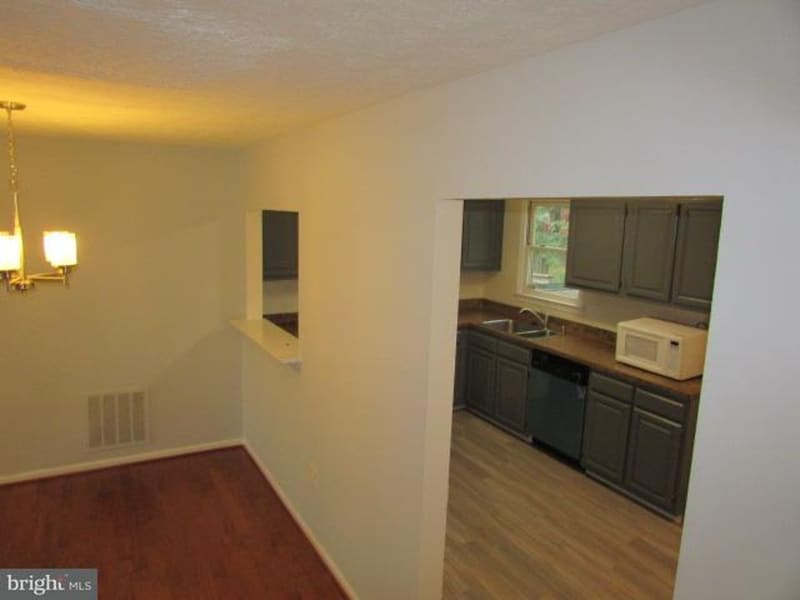 Building Photo - 7242 Morrison Dr