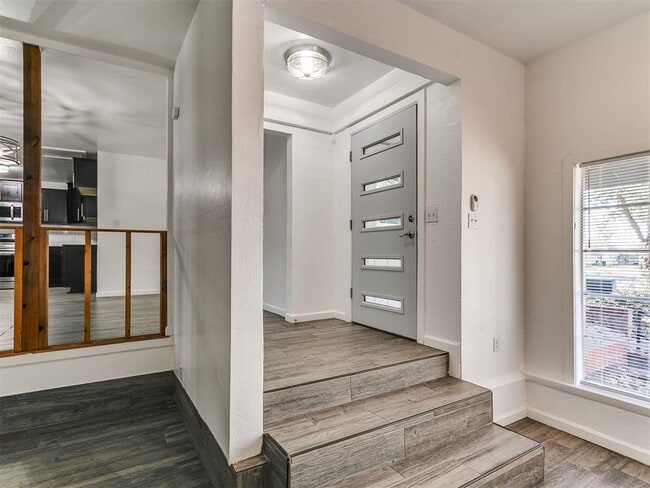 Building Photo - 816 S Santa Fe Dr