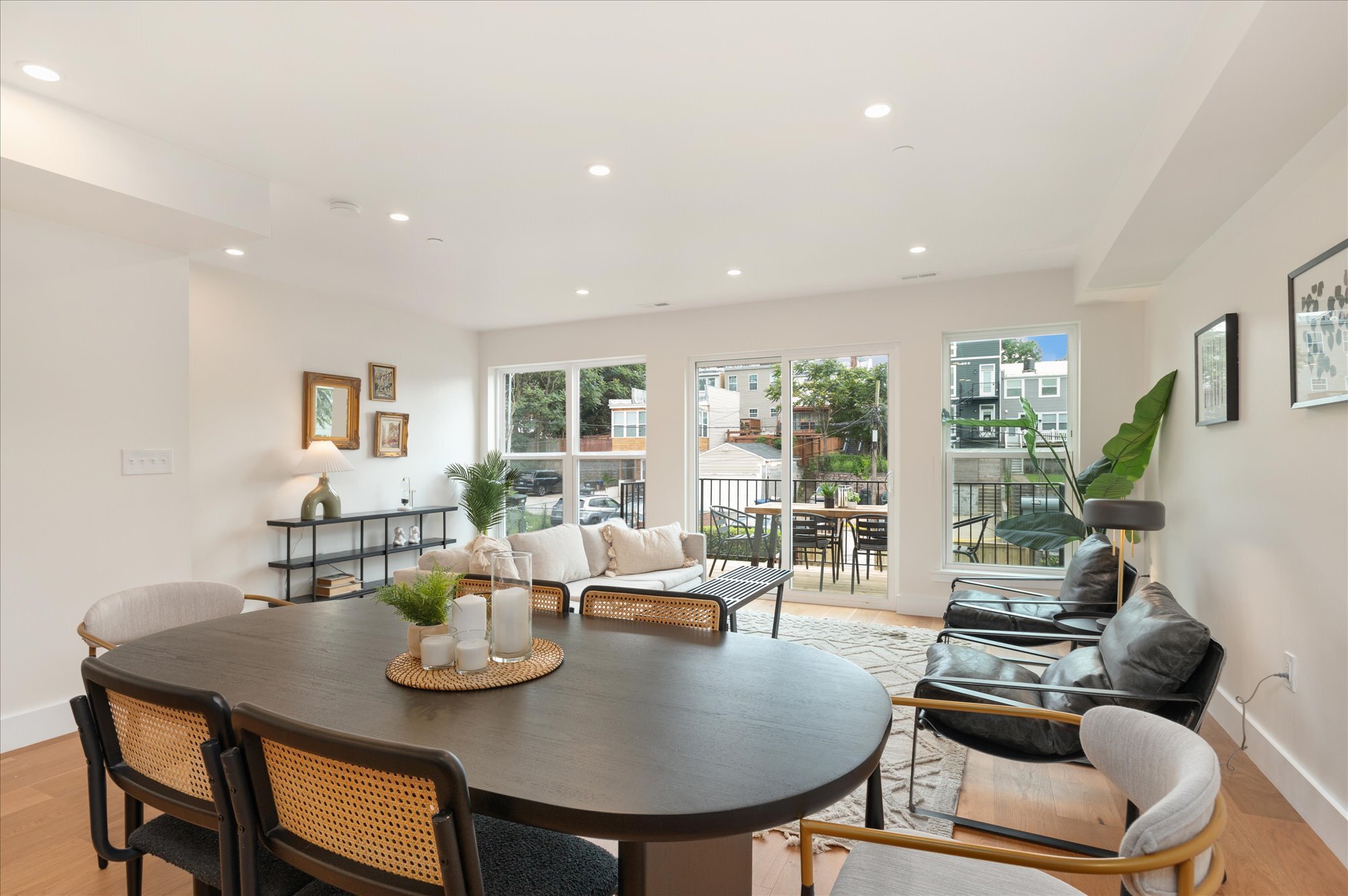 Bright, open and airy! - 318 Webster St NW