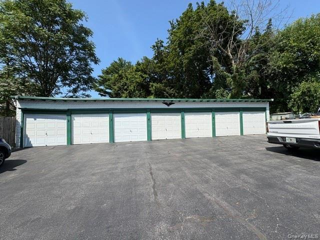 Building Photo - 102 ,Unit 1 Ave