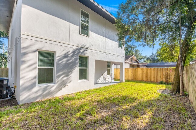 Building Photo - Charming Tampa Rental - Perfectly Located ...