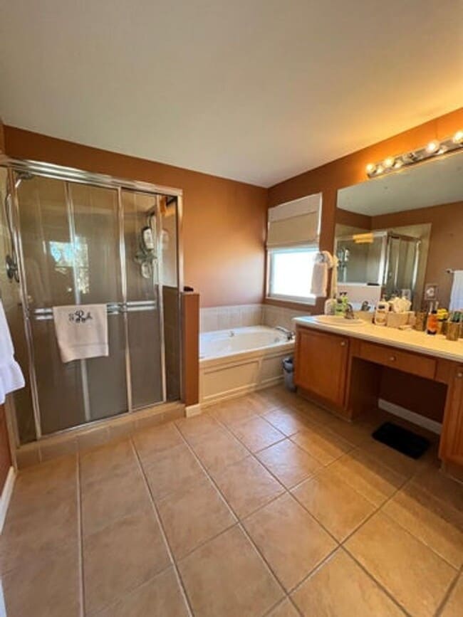 Building Photo - 217 Berenger Walk