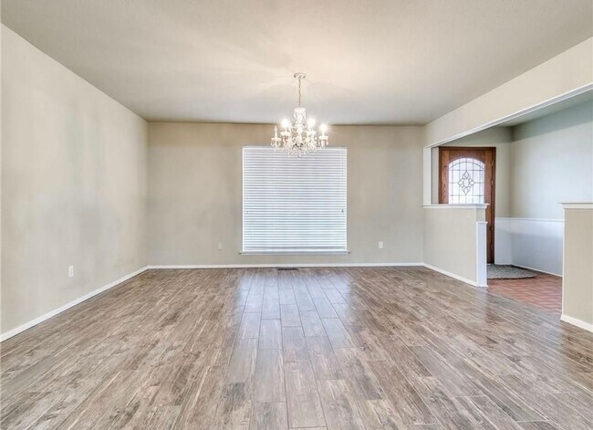 Building Photo - Spacious 4-Bedroom / 3-Bathroom Home in a Prime NW OKC Location!