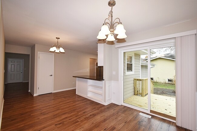 Building Photo - 1191 Meadow Ln