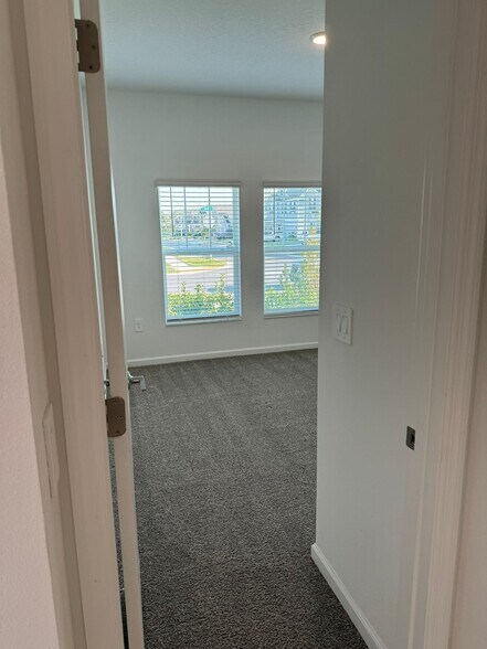 Building Photo - 788 Daring Dr