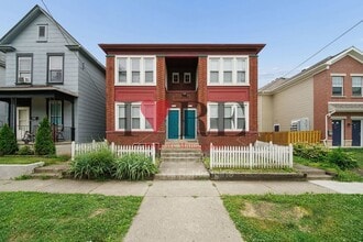 Building Photo - 927 W Town St