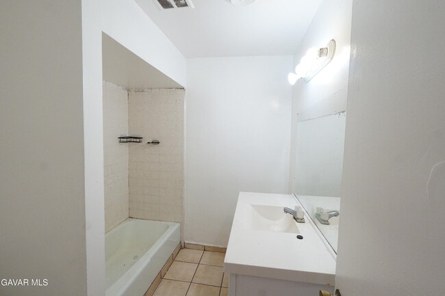 Building Photo - 1108 Monterey St